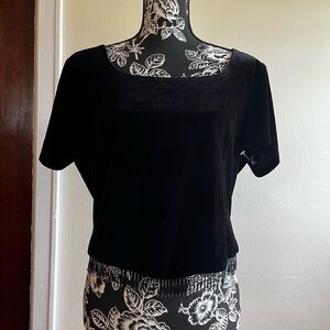 Ronni Nicole Black Velvet Square Neck Crop Top